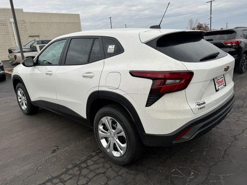 New 2026 Chevrolet Trax LS image 5