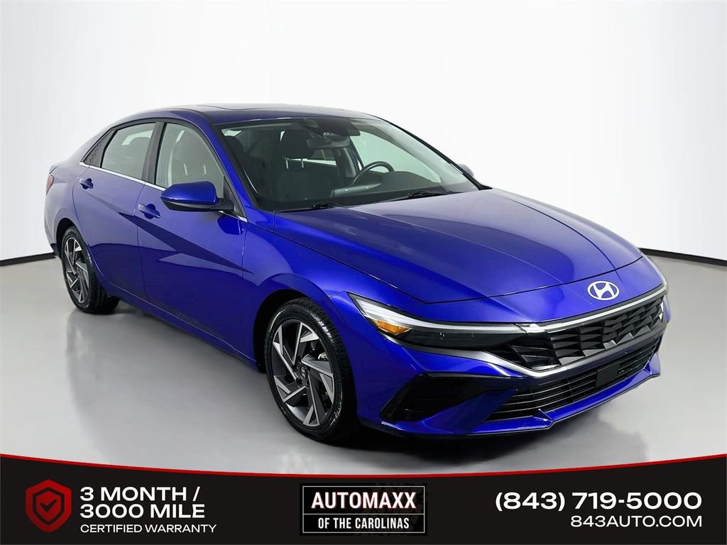 Used 2025 Hyundai Elantra SEL FWD image 1