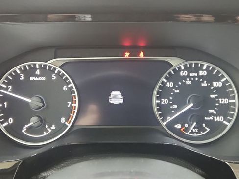 Used 2023 Nissan Pathfinder SL image 11