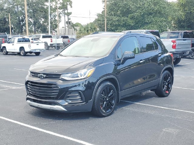 Used 2019 Chevrolet Trax LT w/ Redline Edition FWD image 3