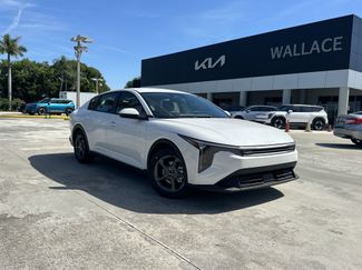 New 2025 Kia K4 LXS video 1