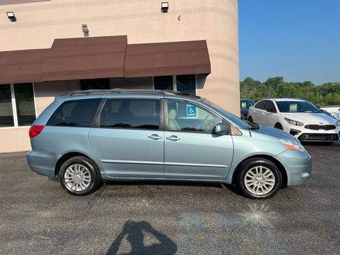 Used 2008 Toyota Sienna XLE Limited AWD/4WD image 4