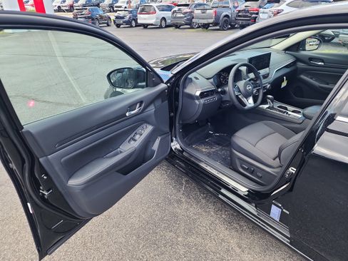 New 2025 Nissan Altima 2.5 SV w/ SV Premium Package image 10