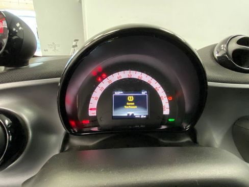 Used 2019 smart fortwo electric drive RWD image 32
