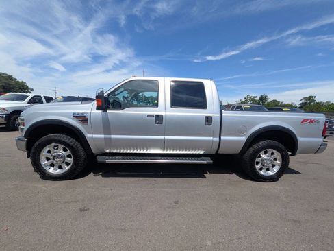 Used 2010 Ford F250 Lariat AWD/4WD image 2