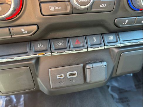 Used 2021 Chevrolet Silverado 1500 LT image 32