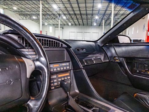 Used 1990 Chevrolet Corvette Coupe RWD image 16