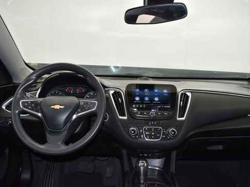 Used 2020 Chevrolet Malibu LT image 19