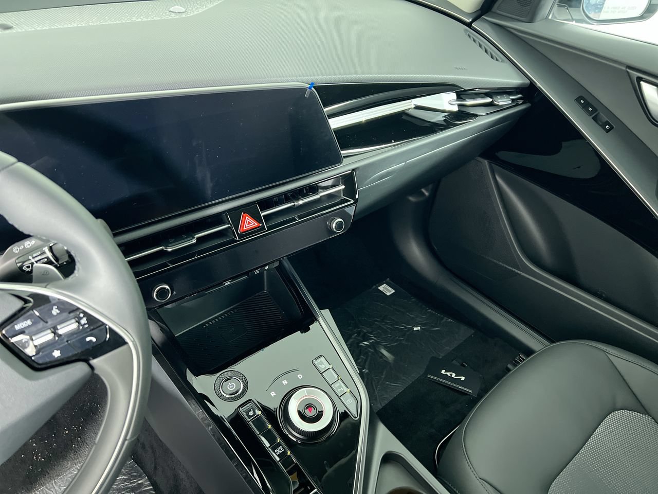 New 2026 Kia Niro Wind FWD image 23