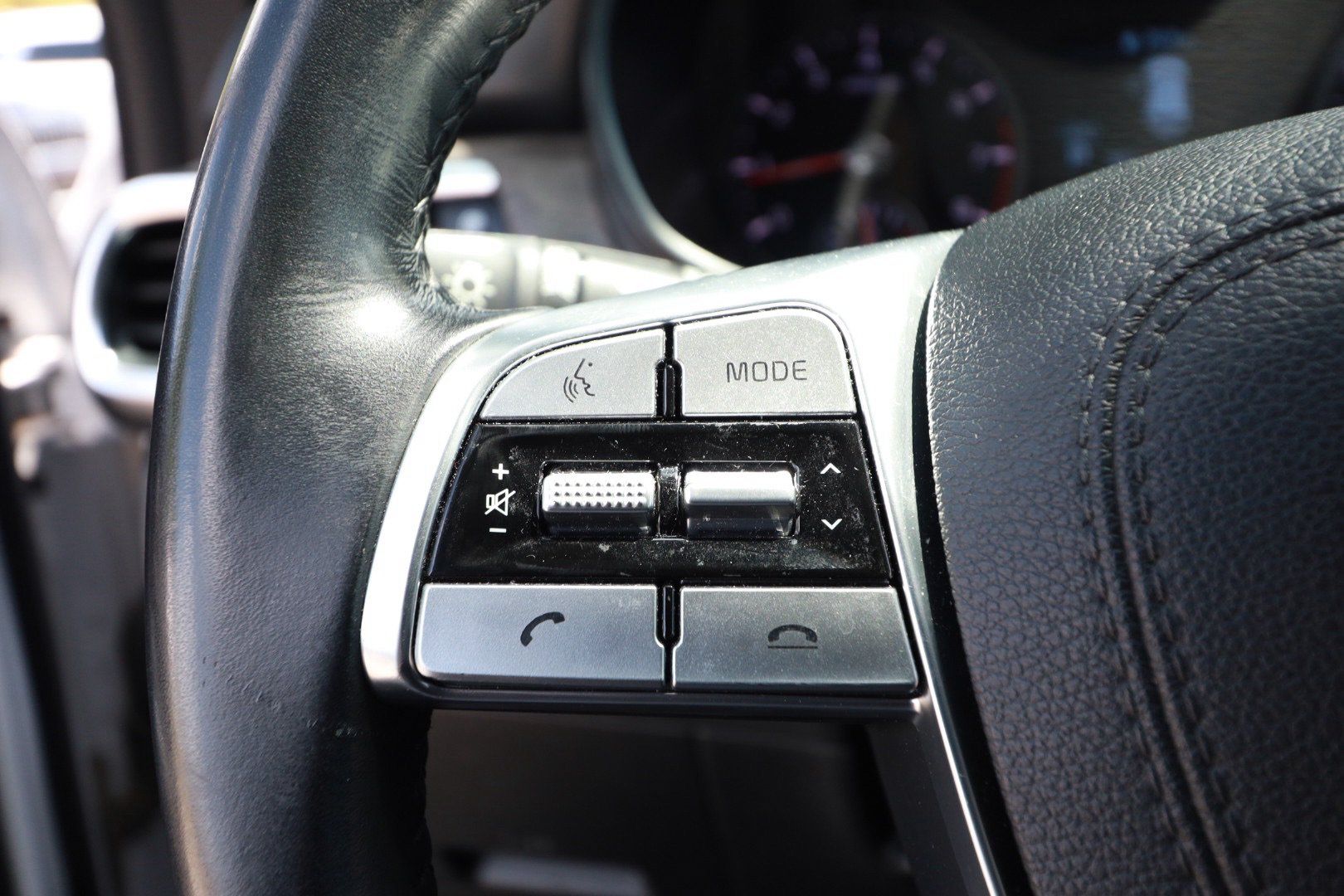 Used 2022 Kia Telluride EX w/ EX Premium Package FWD image 11