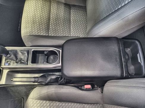 Used 2022 Toyota Tacoma SR5 image 21