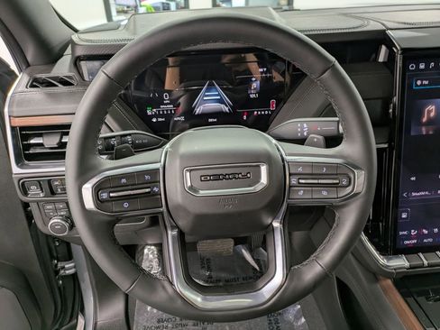 Used 2026 GMC Yukon Denali w/ Sun & Power Step Package AWD/4WD image 19