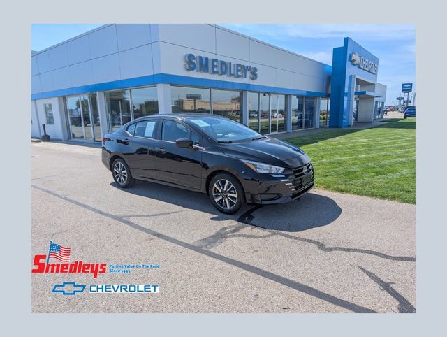 Used 2025 Nissan Versa SV FWD image 1