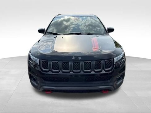 Used 2023 Jeep Compass Trailhawk w/ Sun and Sound Group AWD/4WD image 2