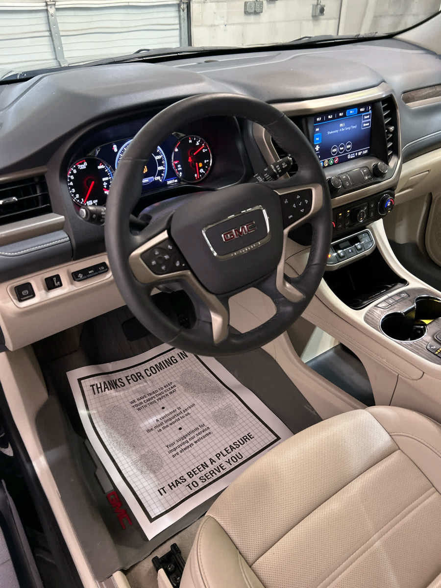 Used 2023 GMC Acadia Denali w/ Black Diamond Edition AWD/4WD image 11