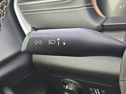 Used 2025 Jeep Grand Cherokee Altitude AWD/4WD image 16