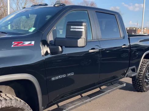 Used 2024 Chevrolet Silverado 2500 Custom w/ Custom Convenience Package image 4