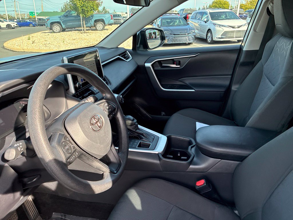 Used 2025 Toyota RAV4 XLE AWD/4WD image 26