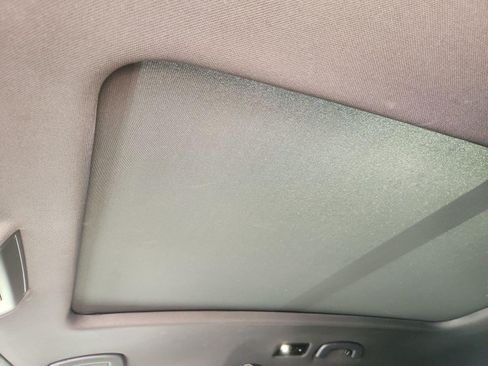 Used 2021 Volkswagen Atlas Cross Sport SE w/ Panoramic Sunroof Package FWD image 18