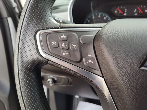 Used 2021 Chevrolet Equinox LS image 24