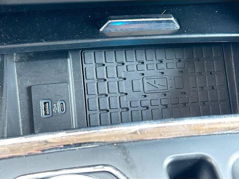 Used 2024 Ford Expedition XLT AWD/4WD image 30