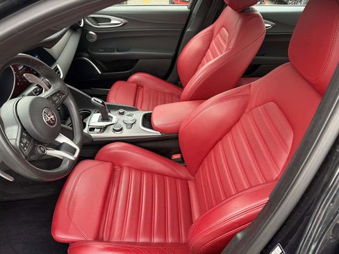 Used 2022 Alfa Romeo Giulia Veloce image 10