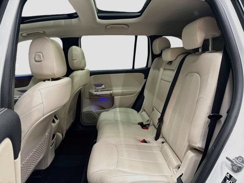 Used 2022 Mercedes-Benz GLB 250 4MATIC image 25