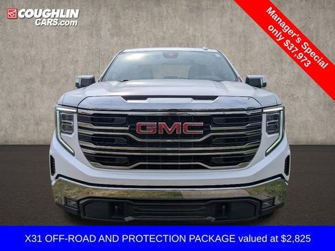 Used 2022 GMC Sierra 1500 SLT w/ SLT Premium Package image 2