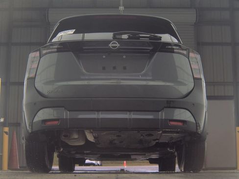 Used 2025 Nissan Kicks SV w/ Charging Package FWD image 5