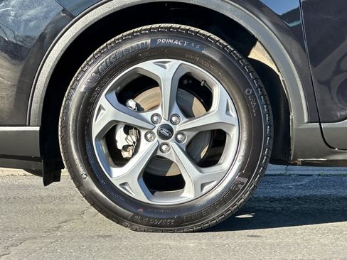 Certified 2025 Ford Escape ST-Line image 26