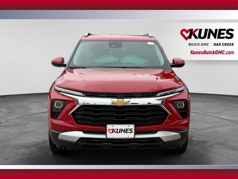 Used 2026 Chevrolet TrailBlazer LT w/ LT Cold Weather Package AWD/4WD image 2