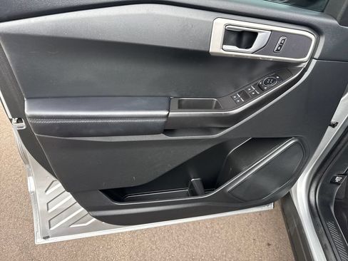 Used 2023 Ford Explorer 4WD image 10