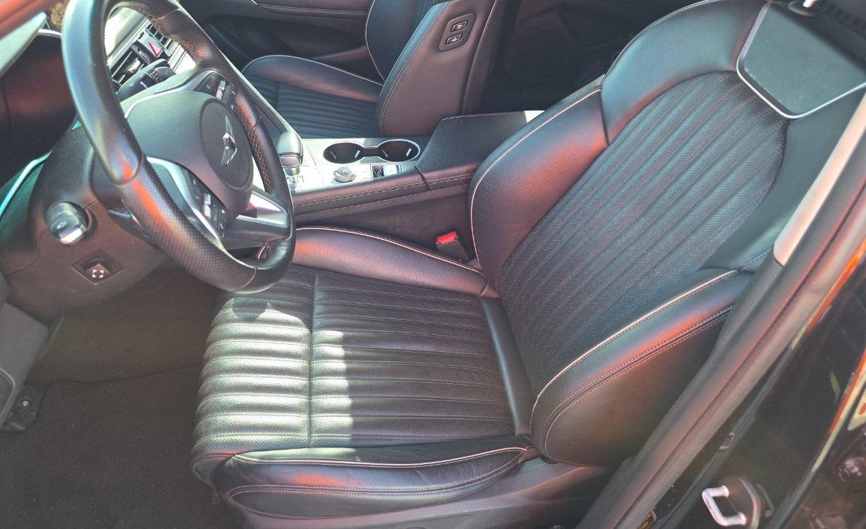 Used 2022 Genesis G70 3.3T RWD image 3