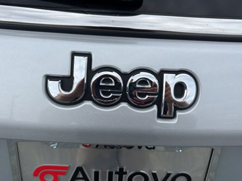 Used 2025 Jeep Compass Latitude AWD/4WD image 28