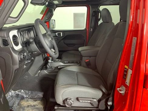 Used 2025 Jeep Wrangler Unlimited Sport AWD/4WD image 19
