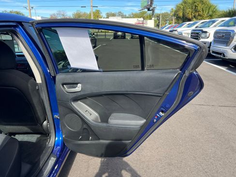 Used 2017 Kia Forte LX image 36