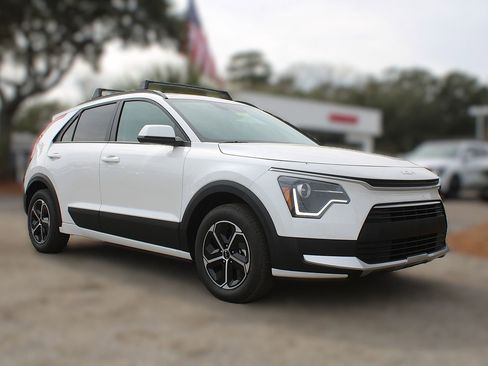New 2026 Kia Niro LX FWD image 3