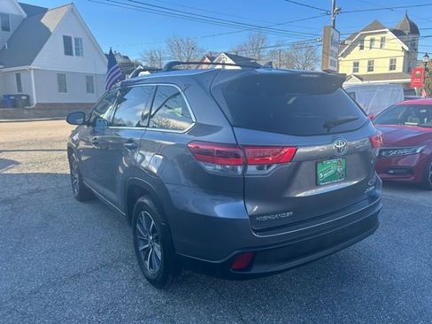 Used 2018 Toyota Highlander XLE AWD/4WD image 14