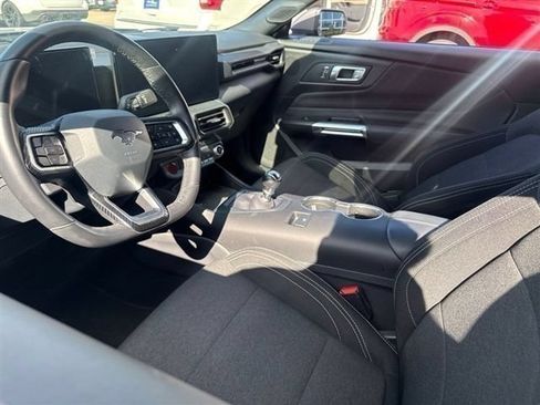 Used 2025 Ford Mustang GT RWD image 8