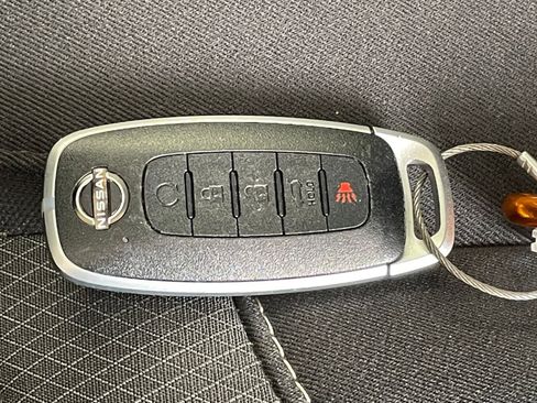 Used 2025 Nissan Pathfinder SV image 22