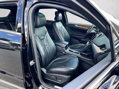 Used 2019 Lincoln MKC Reserve w/ MKC Climate Package AWD/4WD image 9