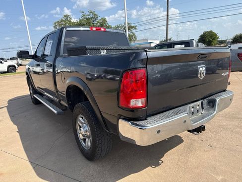 Used 2018 RAM 2500 Tradesman w/ Chrome Appearance Group AWD/4WD image 5