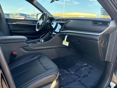 New 2026 Jeep Grand Cherokee Limited image 9