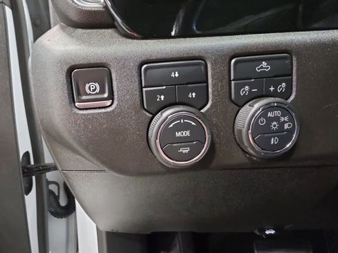 Used 2025 Chevrolet Silverado 2500 LT w/ Convenience Package AWD/4WD image 17