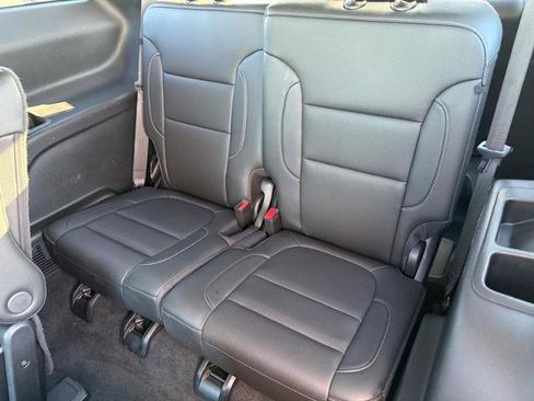 Used 2023 GMC Acadia SLT image 10