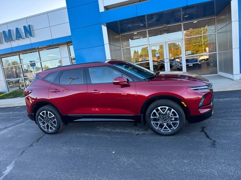 Certified 2023 Chevrolet Blazer RS w/ Driver Confidence II Package image 2