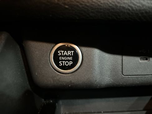 Used 2023 Nissan Rogue S image 22