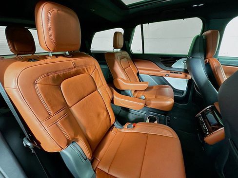 New 2025 Lincoln Aviator Reserve w/ Luxury Package image 31