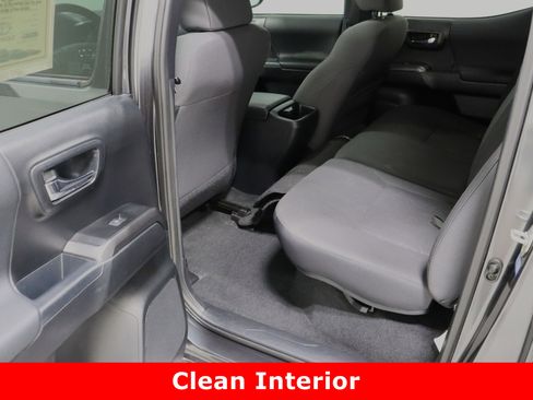 Used 2017 Toyota Tacoma TRD Off-Road image 29