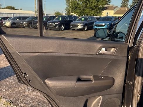 Used 2019 Kia Sportage LX image 18